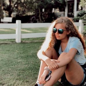 Meet your Posher, Madison